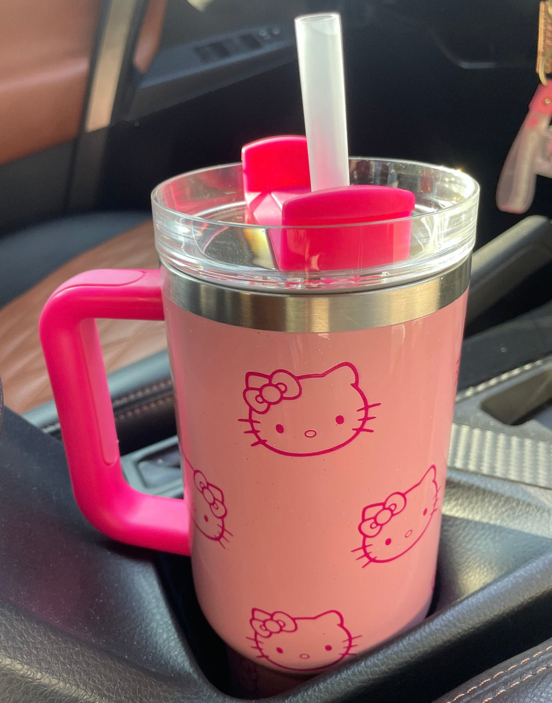 🚗🎀 Hello Kitty Insulated Tumbler – 40oz Travel Cup with Handle & Straw 🌸✨